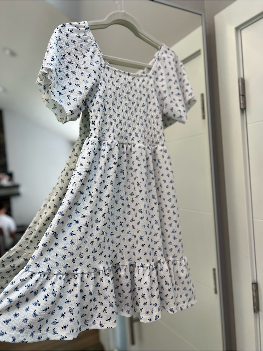 Zara textured Floral White and Blue Kids Dress size 13/14 like new - Picture 6 of 6